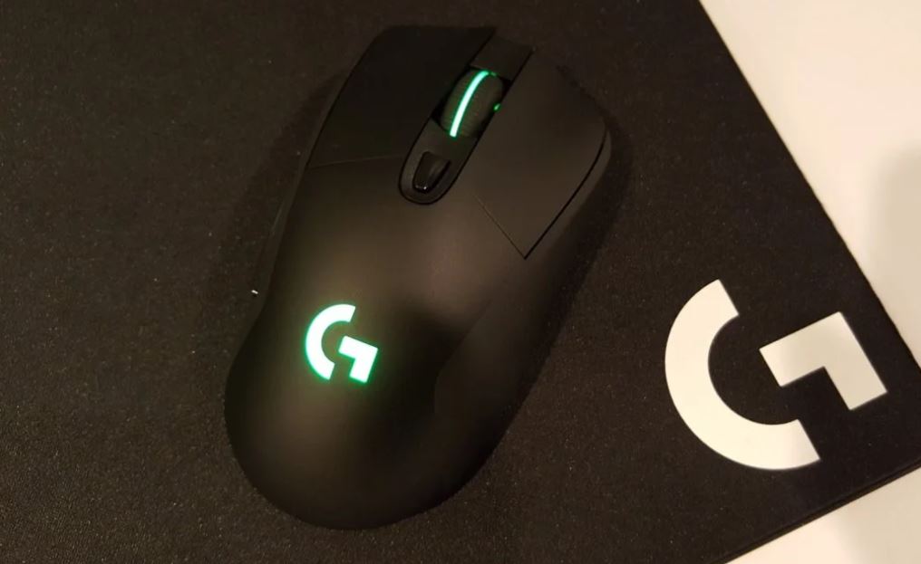 What About the Design and Build Quality of the Logitech G703?