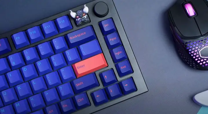 Akko Neon Keycaps Set on GMMK Pro