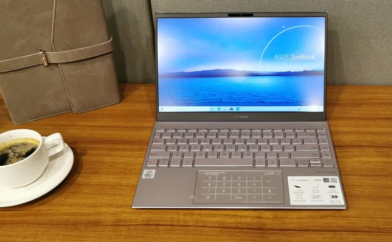 ASUS ZenBook UX425